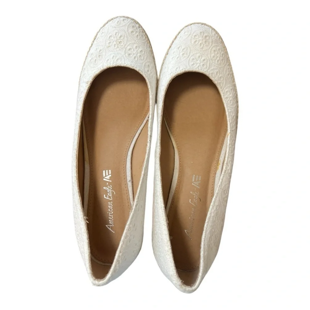American Eagle White Short Wedges Size 9.5 Women